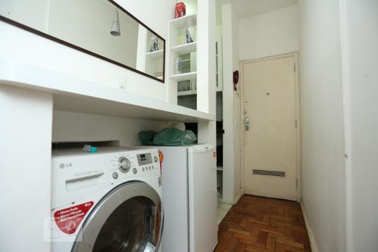 Hall de Entrada de kitnet/studio para alugar com 1 quarto, 30m² em Copacabana, Rio de Janeiro