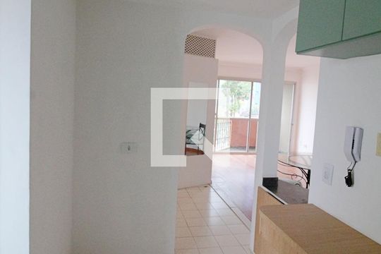 Cozinha de apartamento para alugar com 1 quarto, 45m² em Real Parque, São Paulo