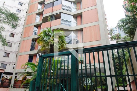 Fachada e portaria de apartamento para alugar com 1 quarto, 45m² em Real Parque, São Paulo