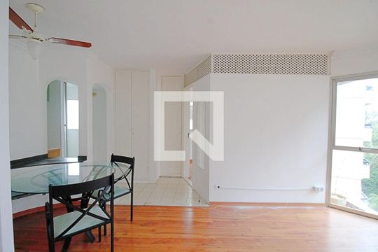 Sala  de apartamento à venda com 1 quarto, 45m² em Real Parque, São Paulo