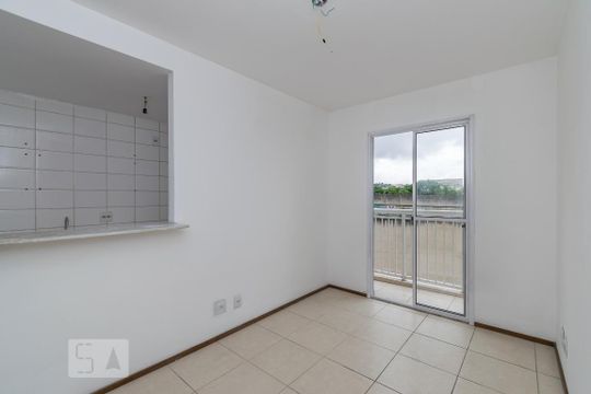 Sala de apartamento à venda com 2 quartos, 45m² em Irajá, Rio de Janeiro