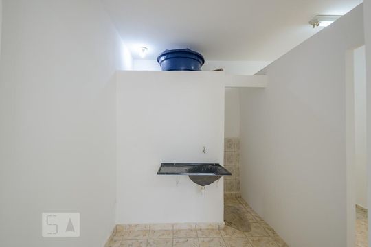 Cozinha de apartamento para alugar com 1 quarto, 32m² em Marajó, Belo Horizonte