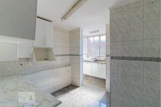 Cozinha de apartamento para alugar com 2 quartos, 78m² em Itaquera, São Paulo