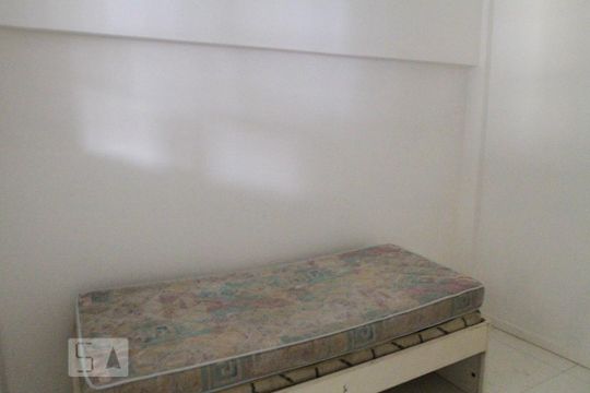 Quarto de Serviço de casa à venda com 4 quartos, 400m² em Gávea, Rio de Janeiro