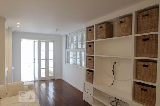Sala 2º Andar de casa à venda com 4 quartos, 400m² em Gávea, Rio de Janeiro