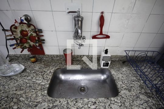 Cozinha de apartamento para alugar com 2 quartos, 65m² em Paraíso, São Paulo