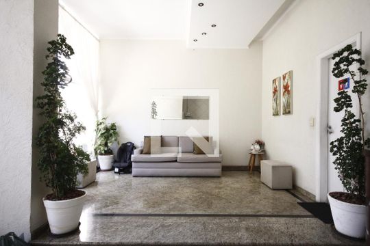 Hall de Entrada de apartamento para alugar com 2 quartos, 65m² em Paraíso, São Paulo