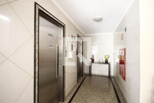 Hall de Entrada de apartamento para alugar com 2 quartos, 65m² em Paraíso, São Paulo