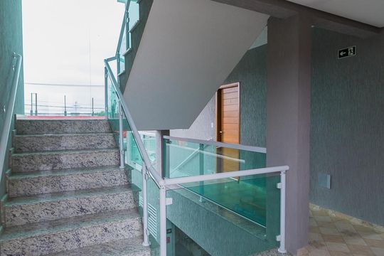 Escada de casa de condomínio para alugar com 2 quartos, 45m² em Itaquera, São Paulo