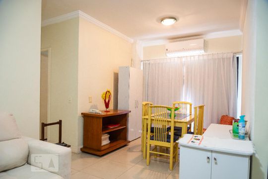 Apartamento para alugar com 1 quarto, 56m² em Copacabana, Rio de Janeiro