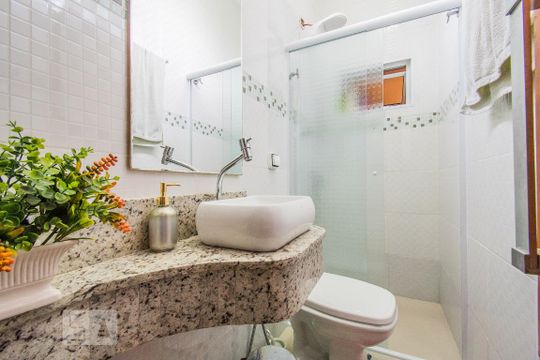 Banheiro 3 de casa para alugar com 4 quartos, 260m² em Vila Moraes, São Paulo