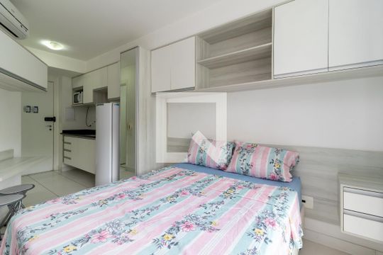 Quarto e Sala de apartamento à venda com 1 quarto, 20m² em Santana, São Paulo
