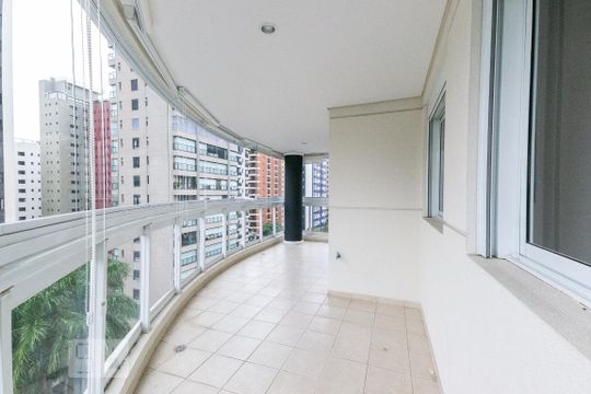 Apartamento à venda com 3 quartos, 148m² em Moema , São Paulo