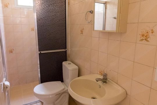 Banheiro de apartamento à venda com 2 quartos, 85m² em Vila das Bandeiras, Guarulhos