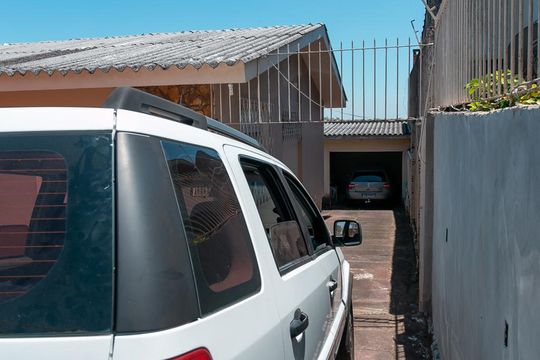 Garagem de casa de condomínio à venda com 3 quartos, 130m² em Santa Tereza, Porto Alegre