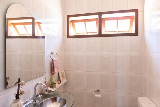 Lavabo de casa de condomínio à venda com 3 quartos, 130m² em Santa Tereza, Porto Alegre