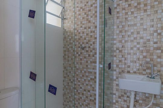 Banheiro de kitnet/studio à venda com 1 quarto, 34m² em Jardim Maringá, São Paulo