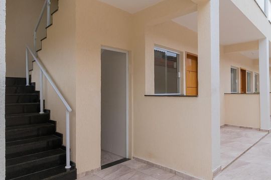 Escada de kitnet/studio à venda com 1 quarto, 27m² em Jardim Maringá, São Paulo
