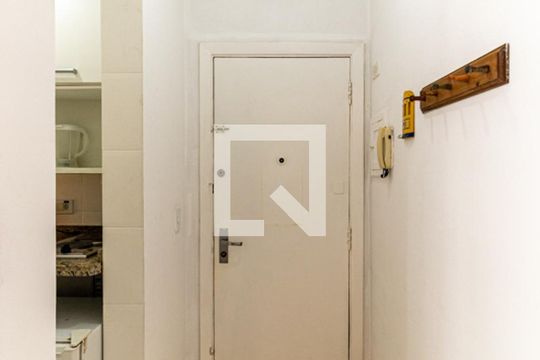 Corredor de Entrada de kitnet/studio à venda com 1 quarto, 30m² em Higienópolis, São Paulo