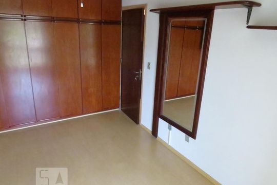 Quarto de apartamento à venda com 1 quarto, 55m² em Jardim Floresta, Porto Alegre