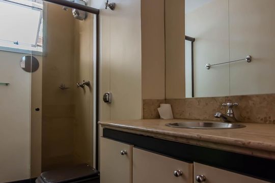 Banheiro Social de apartamento para alugar com 3 quartos, 200m² em Santo Antônio, Belo Horizonte