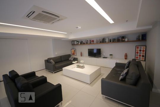 Sala de TV de apartamento à venda com 2 quartos, 85m² em Icaraí, Niterói