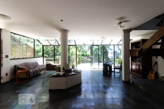 Casa à venda com 4 quartos, 250m² em Lagoa, Rio de Janeiro