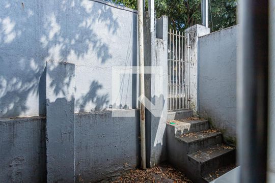 Vista Quarto de casa para alugar com 1 quarto, 70m² em Parque Peruche, São Paulo