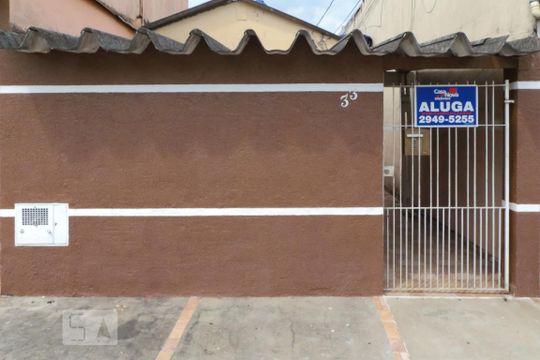 Fachada de casa para alugar com 1 quarto, 18m² em Vila Sabrina, São Paulo