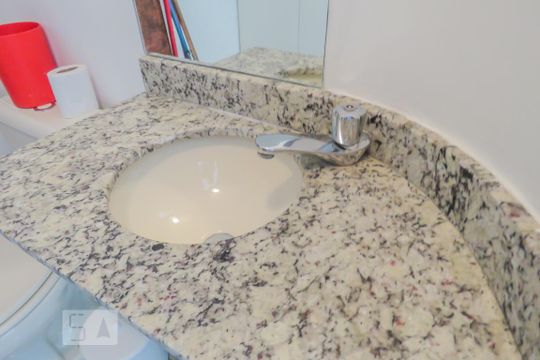 Lavabo  de apartamento à venda com 1 quarto, 93m² em Vila Olímpia, São Paulo