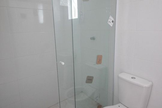 banheiro de apartamento para alugar com 1 quarto, 35m² em Jardim Japão, São Paulo
