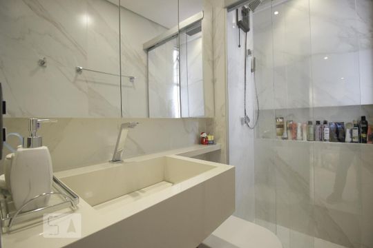 Banheiro da Suíte 1 de apartamento à venda com 2 quartos, 73m² em Sul (Águas Claras), Brasília
