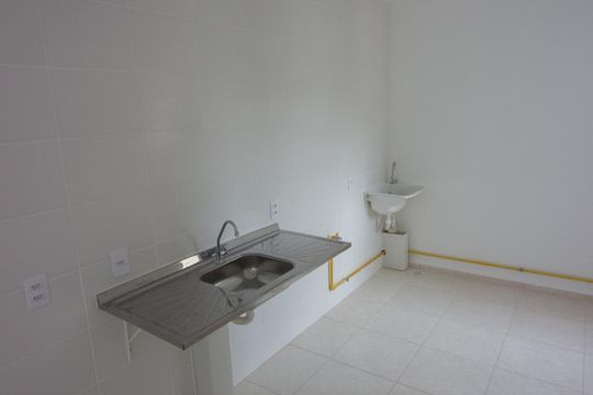 Cozinha de apartamento à venda com 2 quartos, 45m² em Camorim, Rio de Janeiro