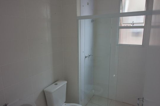 Banheiro suite de apartamento à venda com 2 quartos, 45m² em Camorim, Rio de Janeiro