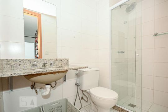 Banheiro Suíte de apartamento à venda com 2 quartos, 68m² em Jacarepaguá, Rio de Janeiro