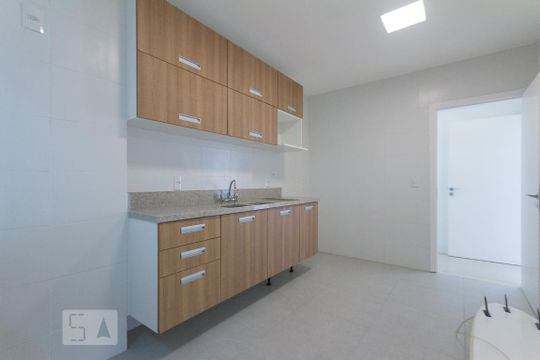 Cozinha de apartamento para alugar com 3 quartos, 134m² em Barra da Tijuca, Rio de Janeiro