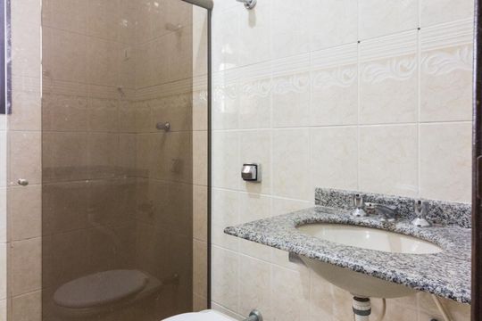 Banheiro de casa para alugar com 3 quartos, 205m² em Jardim São José (zona Norte), São Paulo