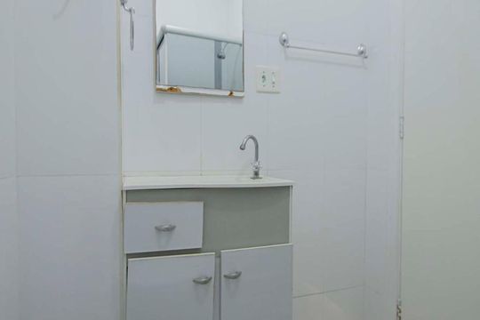 Banheiro de apartamento à venda com 2 quartos, 64m² em Tijuca, Rio de Janeiro