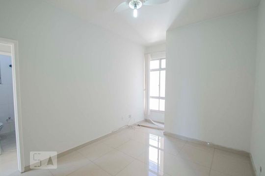 Sala de apartamento à venda com 2 quartos, 64m² em Tijuca, Rio de Janeiro