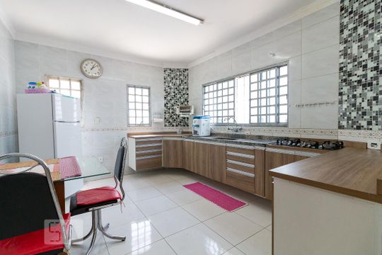 Casa à venda com 4 quartos, 190m² em Parque Continental I, Guarulhos