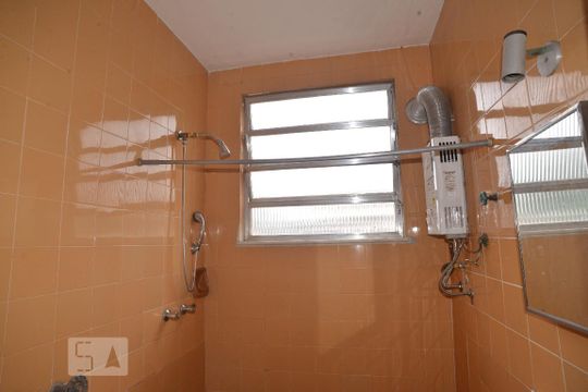 Banheiro de apartamento para alugar com 1 quarto, 51m² em Glória, Rio de Janeiro
