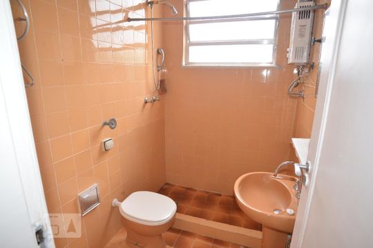 Banheiro de apartamento para alugar com 1 quarto, 51m² em Glória, Rio de Janeiro