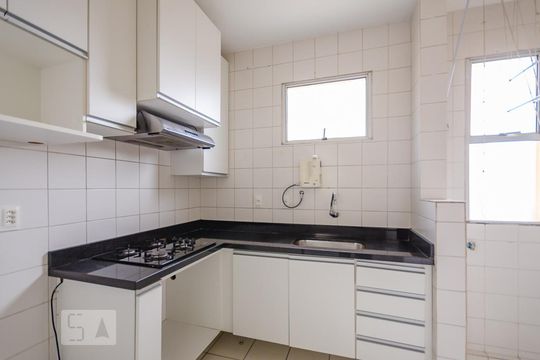 Cozinha de apartamento à venda com 2 quartos, 68m² em Havaí, Belo Horizonte