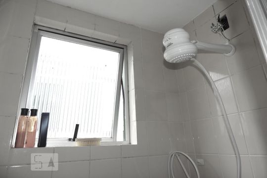 Banheiro - Box de apartamento para alugar com 1 quarto, 60m² em Itacorubi, Florianópolis