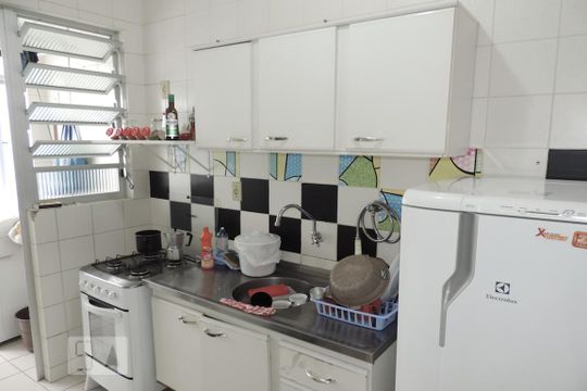 Cozinha de apartamento para alugar com 1 quarto, 60m² em Itacorubi, Florianópolis