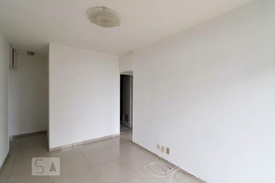 Sala de apartamento para alugar com 2 quartos, 90m² em Barra da Tijuca, Rio de Janeiro