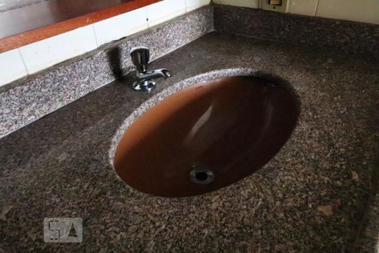 Banheiro de apartamento para alugar com 2 quartos, 90m² em Barra da Tijuca, Rio de Janeiro