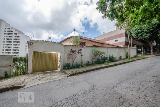 Fachada de casa para alugar com 6 quartos, 427m² em Luxemburgo, Belo Horizonte
