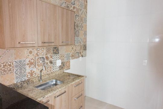Cozinha - Armários de casa de condomínio para alugar com 3 quartos, 130m² em Taquara, Rio de Janeiro
