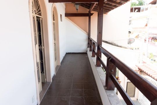 Varanda dos quartos de casa de condomínio para alugar com 3 quartos, 130m² em Taquara, Rio de Janeiro